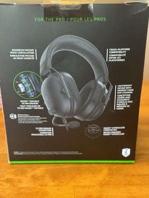 Razer BlackShark V2 Over the Ear Gaming Headset Wired Advanced Passive Noise Can